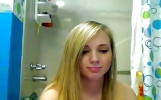 Naughty gorgeous blonde girlfriend shaves her cunt in a shower